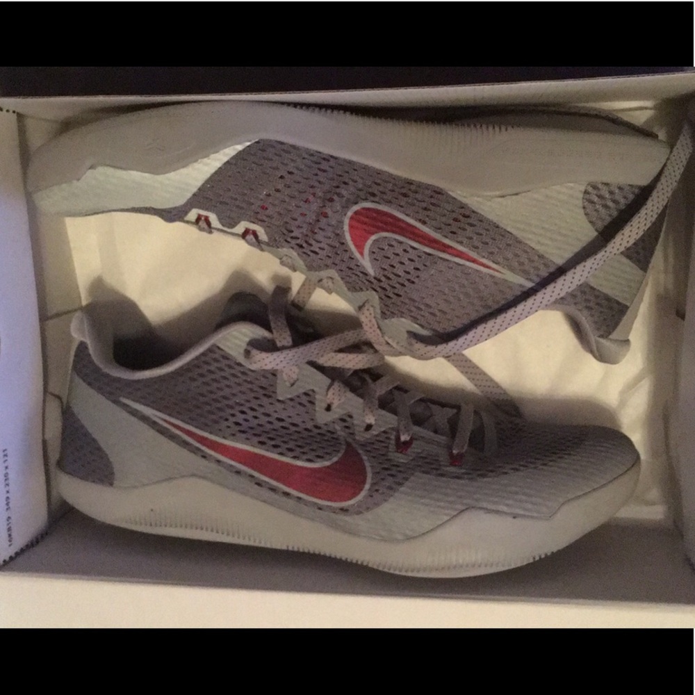 Nike Kobe XI size 13 Basketball Shoes Sneakers